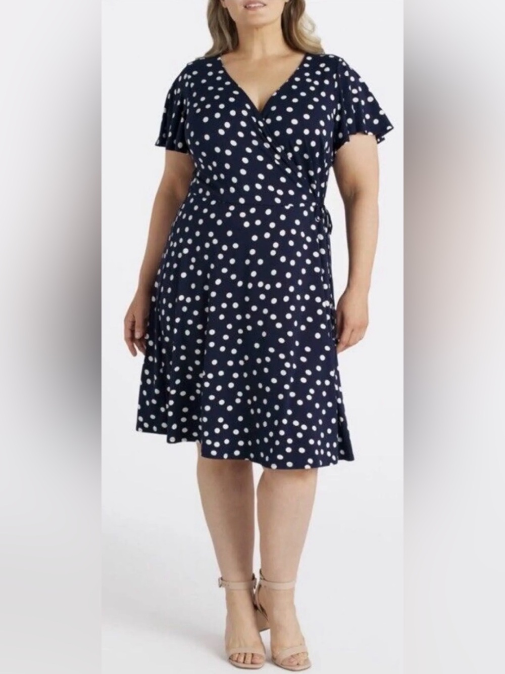 Ralph Lauren polka dot dress. Waist ruching V-neck short sleeve. Black, white 16